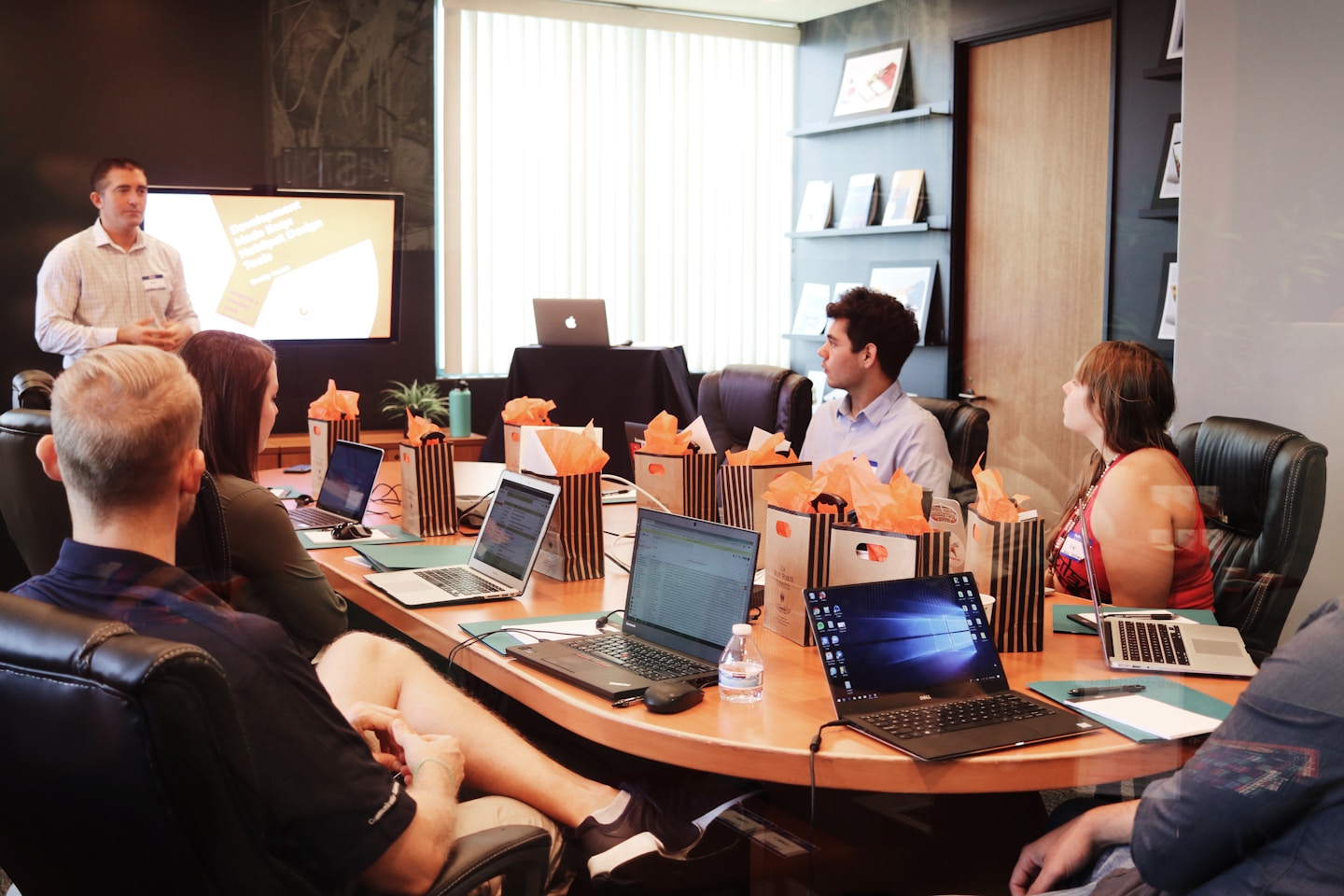 Professional business presentation — commercial procurement support