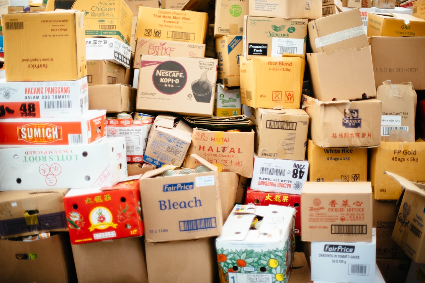 Wholesale packaging and product stock — bulk supply